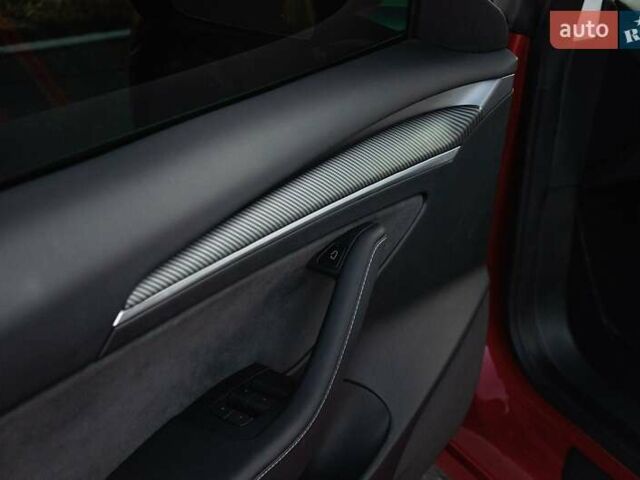 Красный Тесла Модель 3, объемом двигателя 0 л и пробегом 42 тыс. км за 21500 $, фото 26 на Automoto.ua