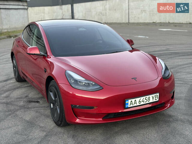 Тесла Модель 3 2023 у Києві на Automoto.ua Червоний Тесла Модель 3, об'ємом двигуна 0 л та пробігом 20 тис. км за 19999 $, фото 2 на Automoto.ua