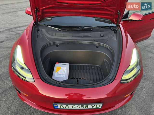 Тесла Модель 3 2023 у Києві на Automoto.ua Червоний Тесла Модель 3, об'ємом двигуна 0 л та пробігом 20 тис. км за 19999 $, фото 12 на Automoto.ua