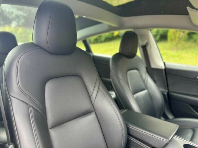 Червоний Тесла Модель 3, об'ємом двигуна 0 л та пробігом 25 тис. км за 16000 $, фото 8 на Automoto.ua