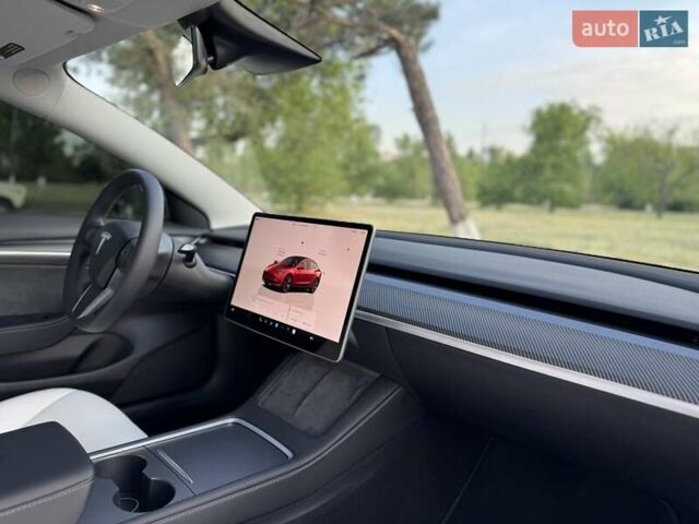 Красный Тесла Модель 3, объемом двигателя 0 л и пробегом 42 тыс. км за 21500 $, фото 33 на Automoto.ua