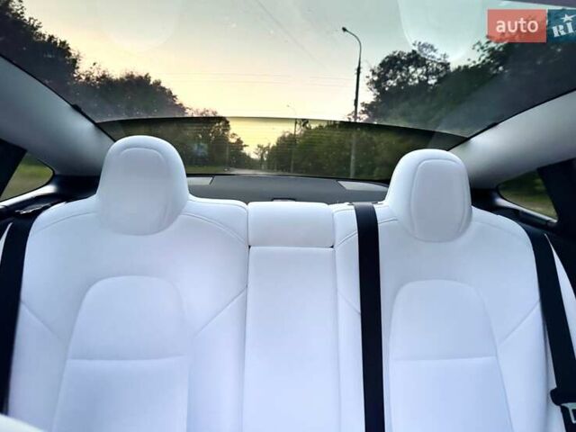 Красный Тесла Модель 3, объемом двигателя 0 л и пробегом 42 тыс. км за 21500 $, фото 36 на Automoto.ua