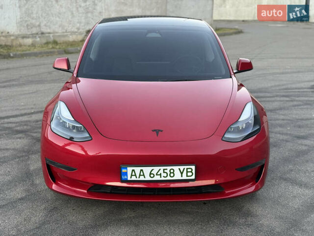 Тесла Модель 3 2023 у Києві на Automoto.ua Червоний Тесла Модель 3, об'ємом двигуна 0 л та пробігом 20 тис. км за 19999 $, фото 1 на Automoto.ua