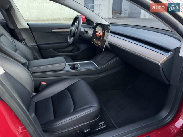 Тесла Модель 3 2023 у Києві на Automoto.ua Червоний Тесла Модель 3, об'ємом двигуна 0 л та пробігом 20 тис. км за 19999 $, фото 14 на Automoto.ua