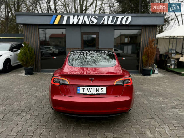 Красный Тесла Модель 3, объемом двигателя 0 л и пробегом 11 тыс. км за 25900 $, фото 20 на Automoto.ua