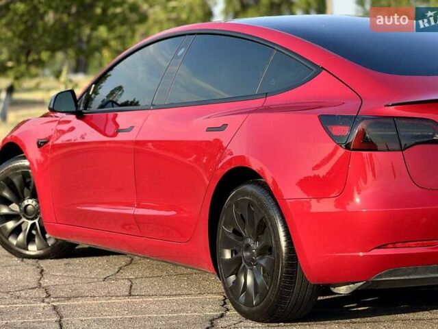 Красный Тесла Модель 3, объемом двигателя 0 л и пробегом 42 тыс. км за 21500 $, фото 7 на Automoto.ua