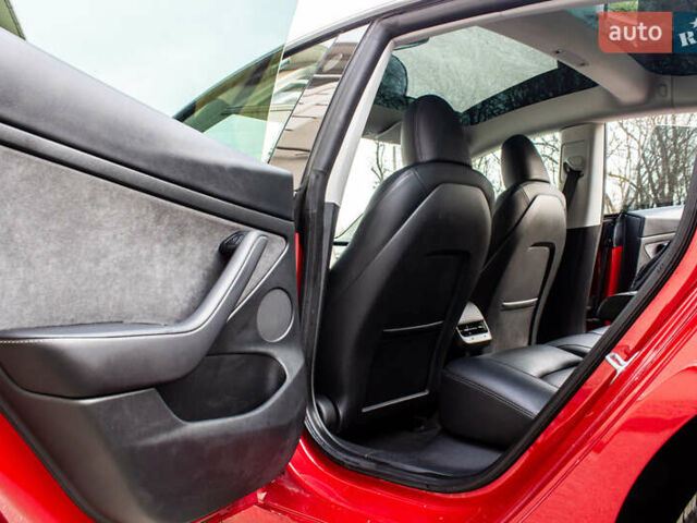 Червоний Тесла Модель 3, об'ємом двигуна 0 л та пробігом 38 тис. км за 23700 $, фото 27 на Automoto.ua