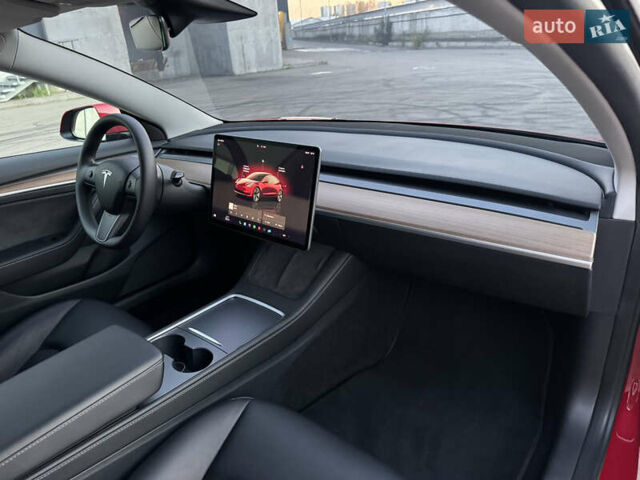 Тесла Модель 3 2023 у Києві на Automoto.ua Червоний Тесла Модель 3, об'ємом двигуна 0 л та пробігом 20 тис. км за 19999 $, фото 17 на Automoto.ua
