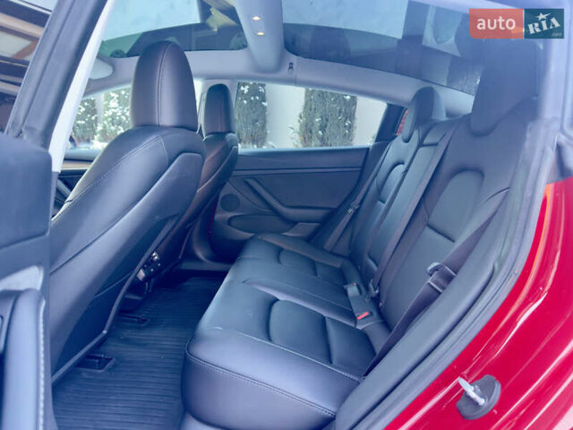 Красный Тесла Модель 3, объемом двигателя 0 л и пробегом 45 тыс. км за 18999 $, фото 79 на Automoto.ua