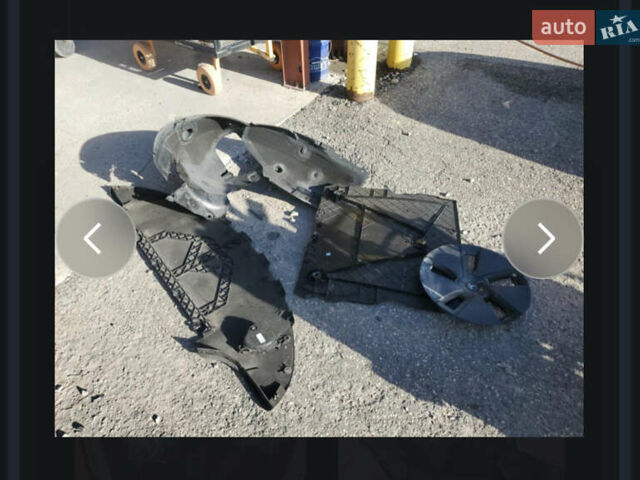 Красный Тесла Модель 3, объемом двигателя 0 л и пробегом 45 тыс. км за 12000 $, фото 14 на Automoto.ua