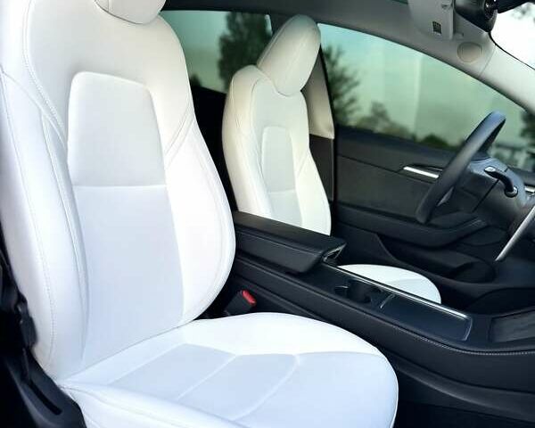 Красный Тесла Модель 3, объемом двигателя 0 л и пробегом 35 тыс. км за 23999 $, фото 21 на Automoto.ua