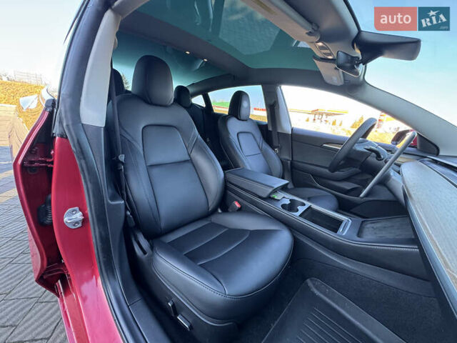 Красный Тесла Модель 3, объемом двигателя 0 л и пробегом 45 тыс. км за 19999 $, фото 25 на Automoto.ua