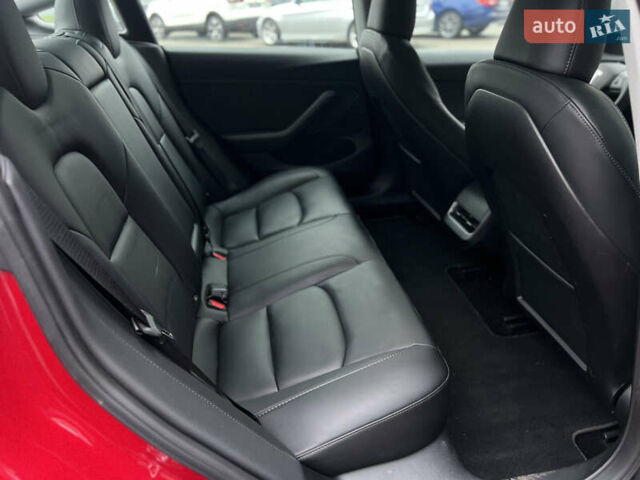 Красный Тесла Модель 3, объемом двигателя 0 л и пробегом 11 тыс. км за 25900 $, фото 25 на Automoto.ua