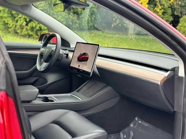 Красный Тесла Модель 3, объемом двигателя 0 л и пробегом 13 тыс. км за 9900 $, фото 8 на Automoto.ua