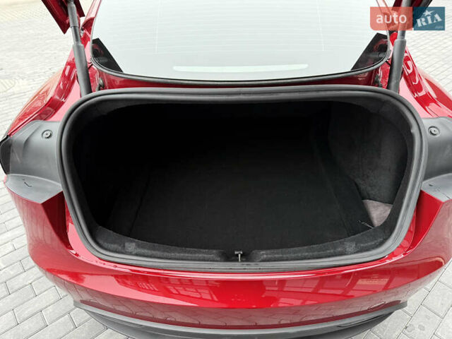 Червоний Тесла Модель 3, об'ємом двигуна 0 л та пробігом 10 тис. км за 29900 $, фото 16 на Automoto.ua