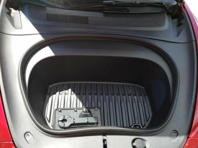 Красный Тесла Модель 3, объемом двигателя 0 л и пробегом 11 тыс. км за 24500 $, фото 10 на Automoto.ua