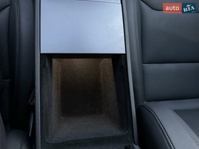 Червоний Тесла Модель 3, об'ємом двигуна 0 л та пробігом 43 тис. км за 33000 $, фото 28 на Automoto.ua