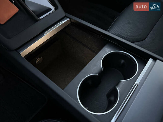 Червоний Тесла Модель 3, об'ємом двигуна 0 л та пробігом 43 тис. км за 33000 $, фото 25 на Automoto.ua