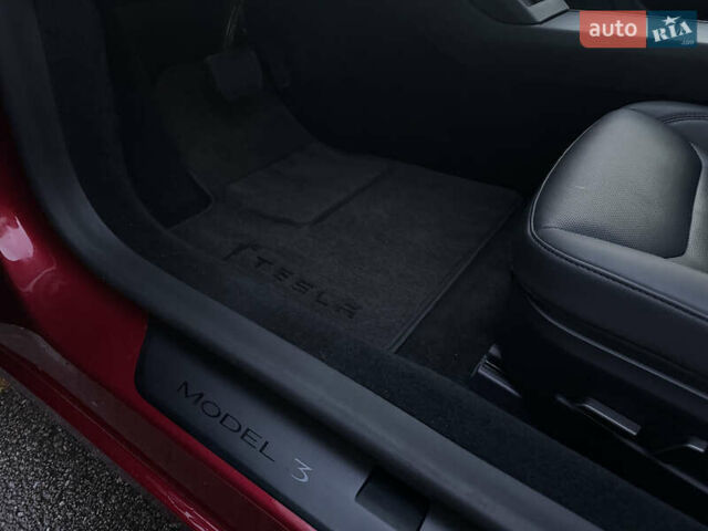 Червоний Тесла Модель 3, об'ємом двигуна 0 л та пробігом 43 тис. км за 33000 $, фото 19 на Automoto.ua