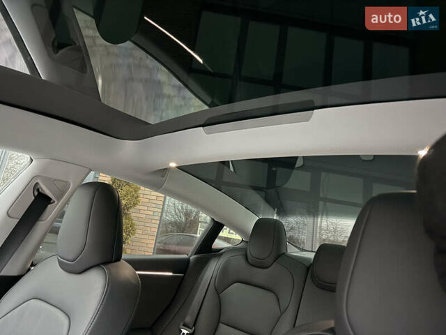 Червоний Тесла Модель 3, об'ємом двигуна 0 л та пробігом 10 тис. км за 29900 $, фото 30 на Automoto.ua