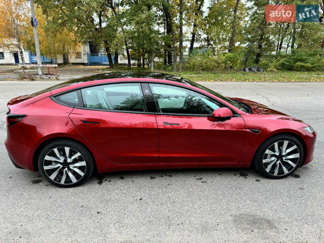 Тесла Модель 3 2024 в Белой Церкве на Automoto.ua Красный Тесла Модель 3, объемом двигателя 0 л и пробегом 13 тыс. км за 29800 $, фото 3 на Automoto.ua