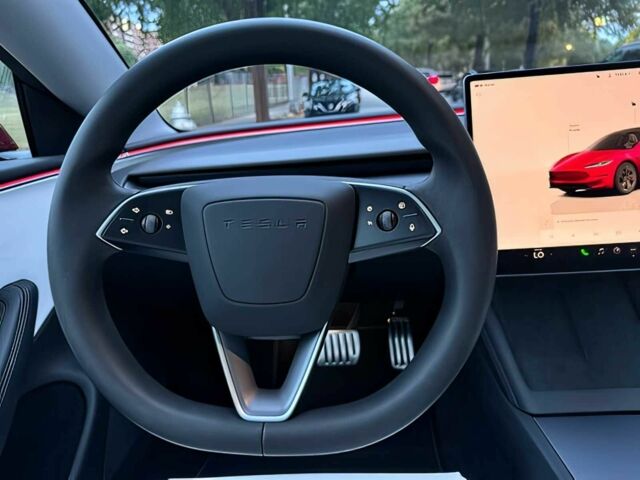 Тесла Модель 3 2024 в Львове на Automoto.ua Красный Тесла Модель 3, объемом двигателя 0 л и пробегом 23 тыс. км за 11100 $, фото 9 на Automoto.ua