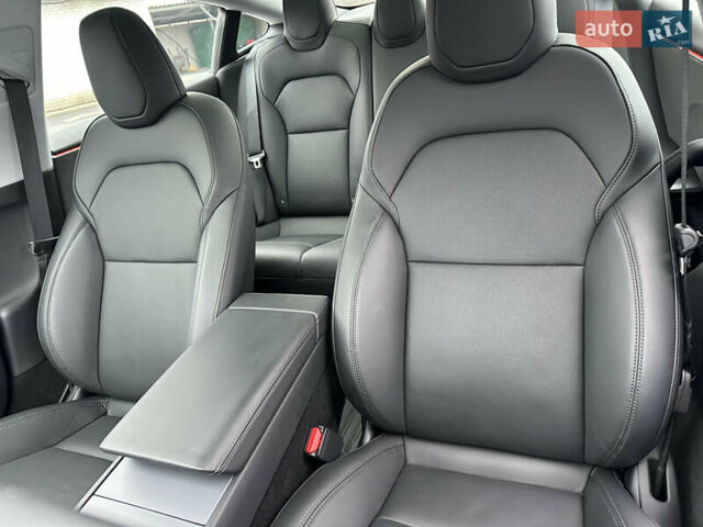 Красный Тесла Модель 3, объемом двигателя 0 л и пробегом 3 тыс. км за 29999 $, фото 13 на Automoto.ua