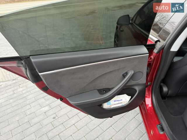 Червоний Тесла Модель 3, об'ємом двигуна 0 л та пробігом 10 тис. км за 29900 $, фото 14 на Automoto.ua