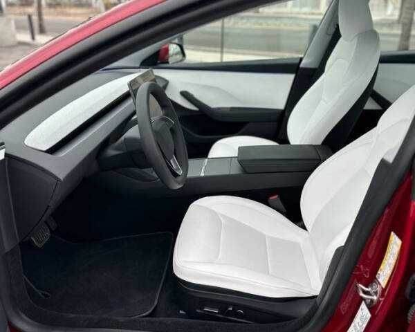 Красный Тесла Модель 3, объемом двигателя 0 л и пробегом 6 тыс. км за 16800 $, фото 6 на Automoto.ua