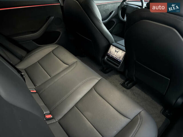 Червоний Тесла Модель 3, об'ємом двигуна 0 л та пробігом 43 тис. км за 33000 $, фото 31 на Automoto.ua