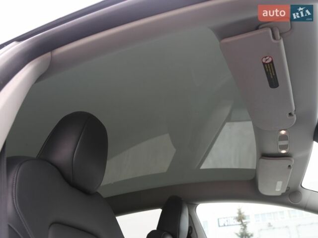 Червоний Тесла Модель 3, об'ємом двигуна 0 л та пробігом 10 тис. км за 33900 $, фото 20 на Automoto.ua