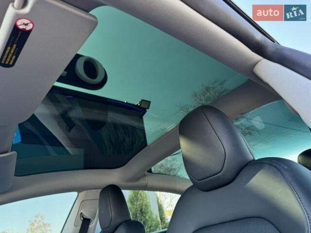 Червоний Тесла Модель 3, об'ємом двигуна 0 л та пробігом 9 тис. км за 28999 $, фото 18 на Automoto.ua