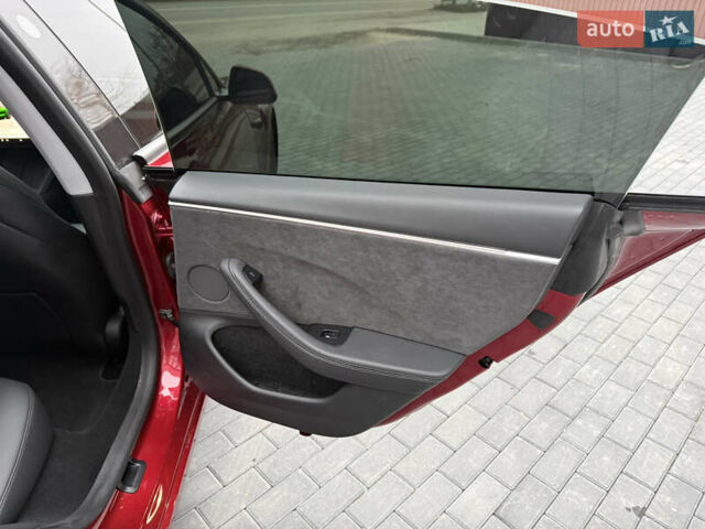 Червоний Тесла Модель 3, об'ємом двигуна 0 л та пробігом 10 тис. км за 29900 $, фото 19 на Automoto.ua