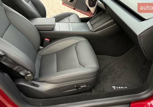 Красный Тесла Модель 3, объемом двигателя 0 л и пробегом 2 тыс. км за 24999 $, фото 45 на Automoto.ua