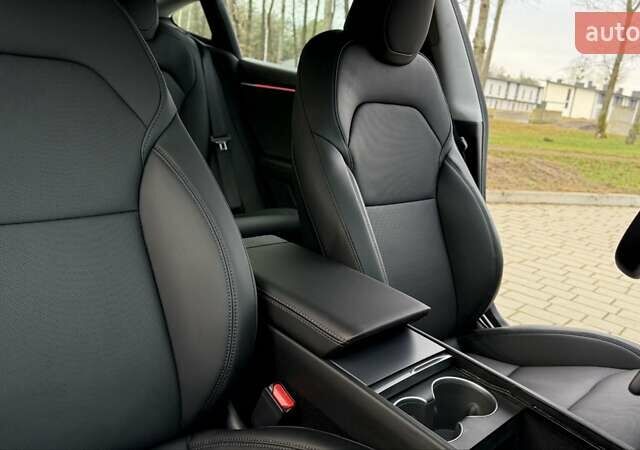 Красный Тесла Модель 3, объемом двигателя 0 л и пробегом 2 тыс. км за 24999 $, фото 43 на Automoto.ua