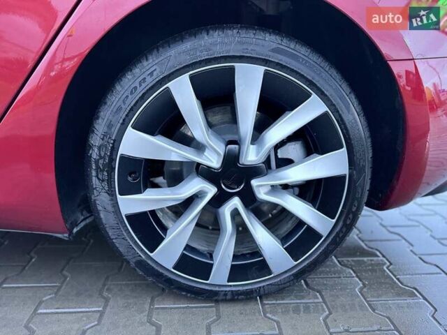 Красный Тесла Модель 3, объемом двигателя 0 л и пробегом 2 тыс. км за 24999 $, фото 69 на Automoto.ua