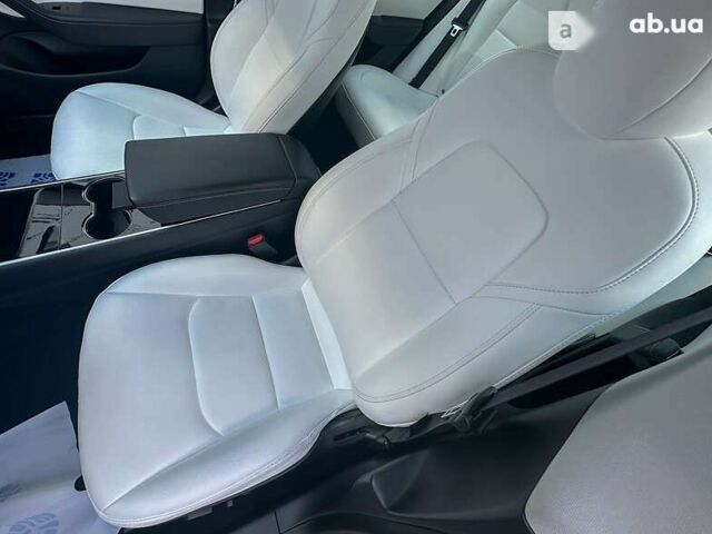 Тесла Модель 3, объемом двигателя 0 л и пробегом 111 тыс. км за 35950 $, фото 7 на Automoto.ua