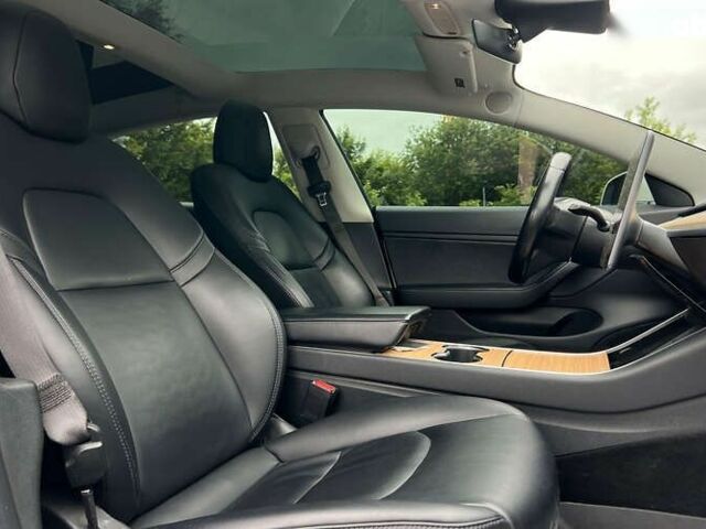 Тесла Модель 3, объемом двигателя 0 л и пробегом 150 тыс. км за 15700 $, фото 8 на Automoto.ua