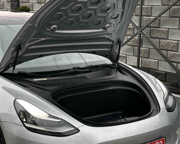 Тесла Модель 3 2018 у Дубно на Automoto.ua Тесла Модель 3, об'ємом двигуна 0 л та пробігом 199 тис. км за 15999 $, фото 5 на Automoto.ua