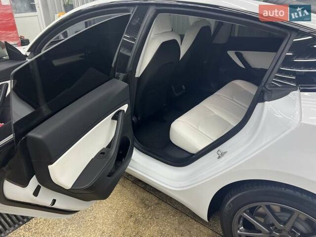 Тесла Модель 3, объемом двигателя 0 л и пробегом 75 тыс. км за 21000 $, фото 2 на Automoto.ua