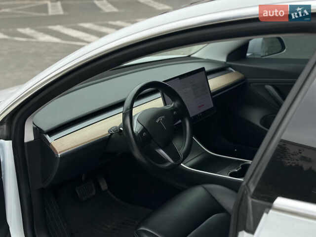 Тесла Модель 3 2018 у Рівному на Automoto.ua Тесла Модель 3, об'ємом двигуна 0 л та пробігом 210 тис. км за 14300 $, фото 15 на Automoto.ua