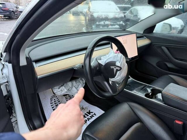 Тесла Модель 3, объемом двигателя 0 л и пробегом 123 тыс. км за 12800 $, фото 17 на Automoto.ua
