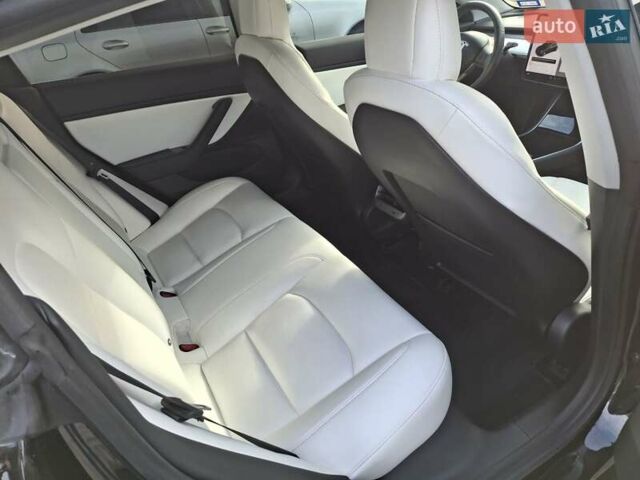 Тесла Модель 3, объемом двигателя 0 л и пробегом 98 тыс. км за 14950 $, фото 14 на Automoto.ua