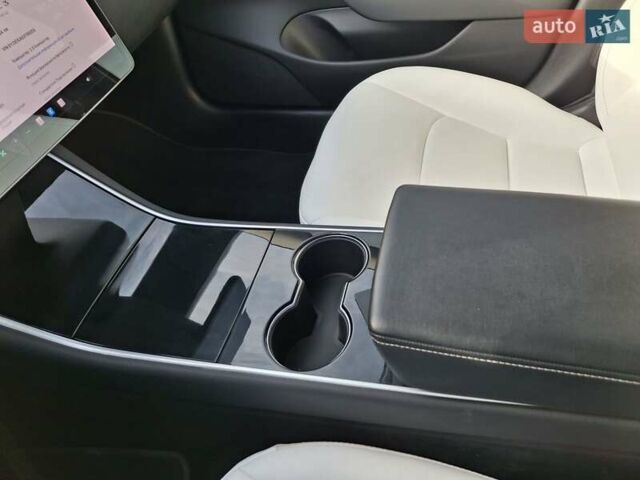 Тесла Модель 3, объемом двигателя 0 л и пробегом 98 тыс. км за 14950 $, фото 22 на Automoto.ua