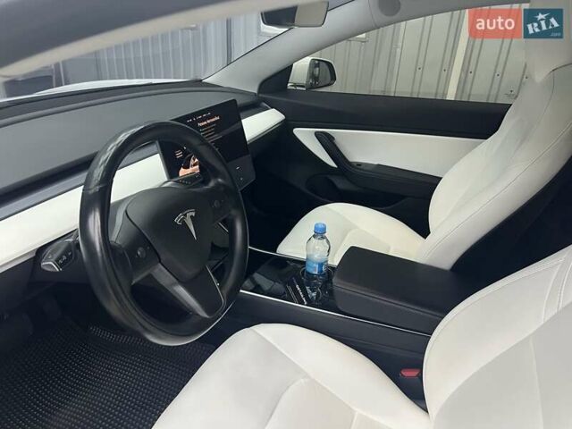 Тесла Модель 3, объемом двигателя 0 л и пробегом 75 тыс. км за 21000 $, фото 3 на Automoto.ua