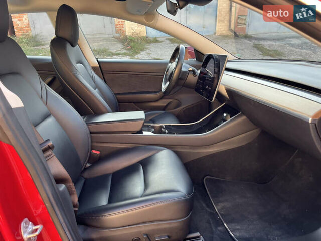 Тесла Модель 3, объемом двигателя 0 л и пробегом 113 тыс. км за 19000 $, фото 9 на Automoto.ua