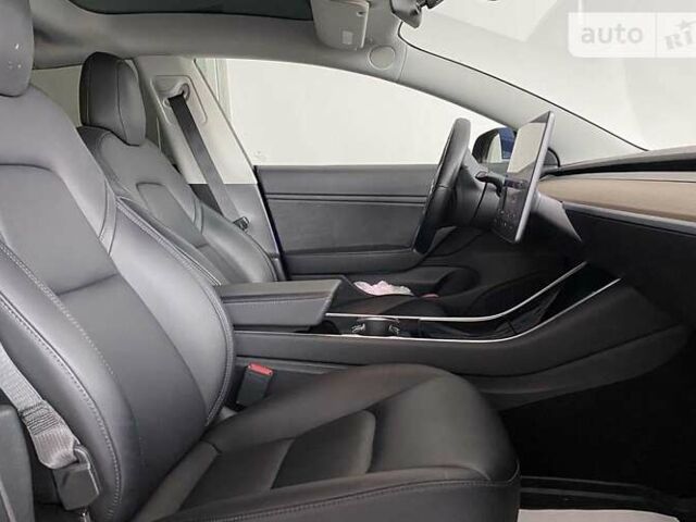 Тесла Модель 3, объемом двигателя 0 л и пробегом 70 тыс. км за 20500 $, фото 8 на Automoto.ua