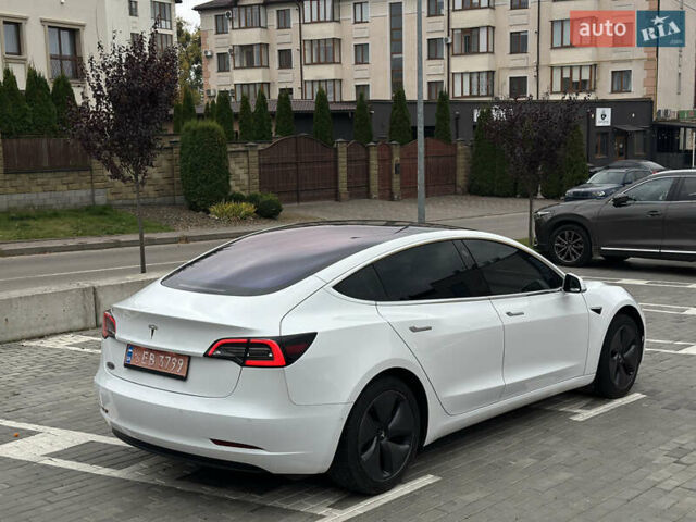 Тесла Модель 3 2018 у Рівному на Automoto.ua Тесла Модель 3, об'ємом двигуна 0 л та пробігом 210 тис. км за 14300 $, фото 4 на Automoto.ua