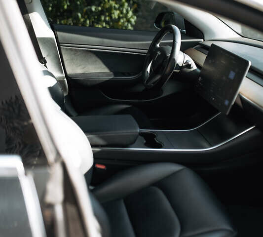 Тесла Модель 3, объемом двигателя 0 л и пробегом 98 тыс. км за 17500 $, фото 4 на Automoto.ua