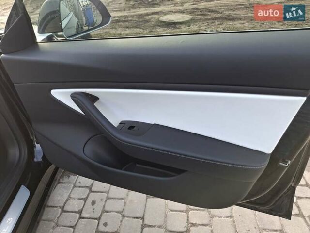 Тесла Модель 3, объемом двигателя 0 л и пробегом 98 тыс. км за 14950 $, фото 13 на Automoto.ua
